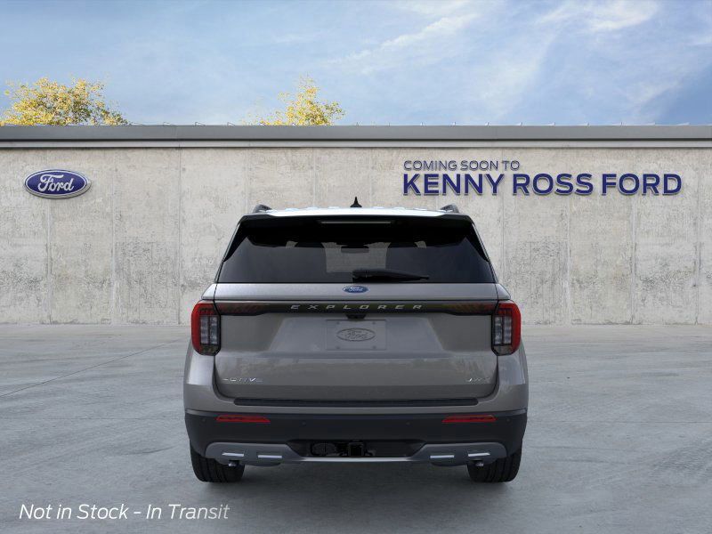 2025 Ford Explorer photo 3