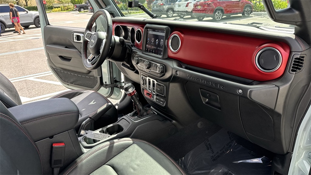 2023 Jeep Wrangler Two-Door Rubicon photo 31