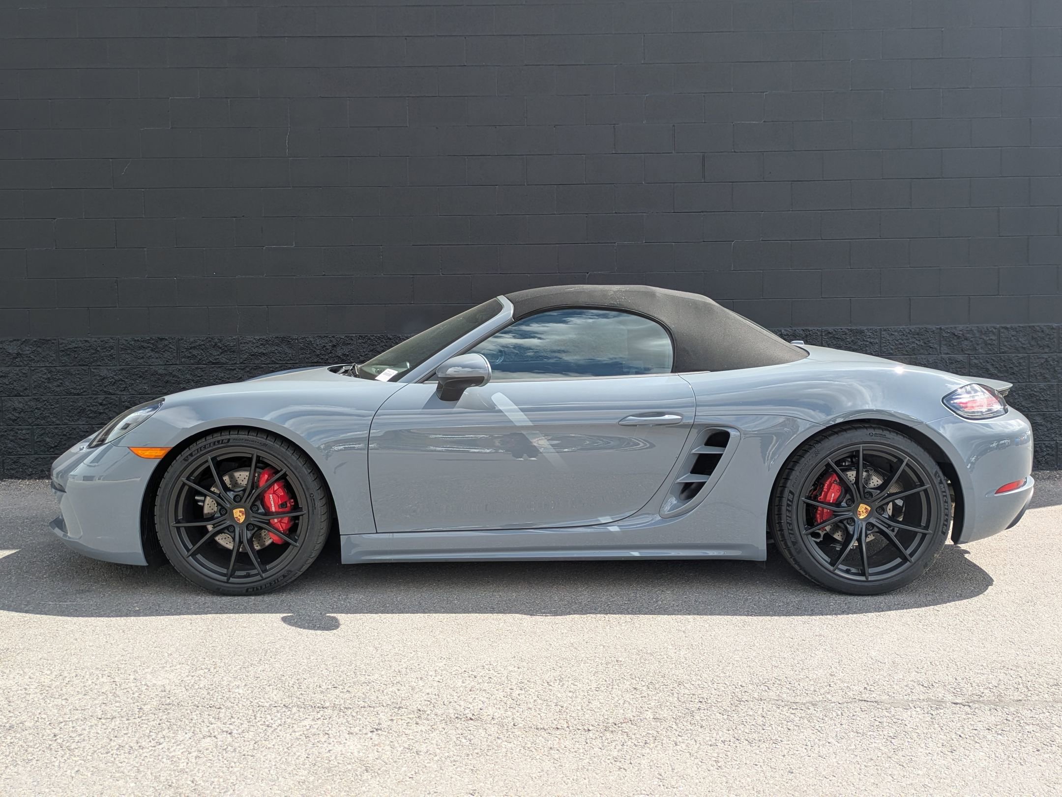 2025 Porsche Boxster S photo 2