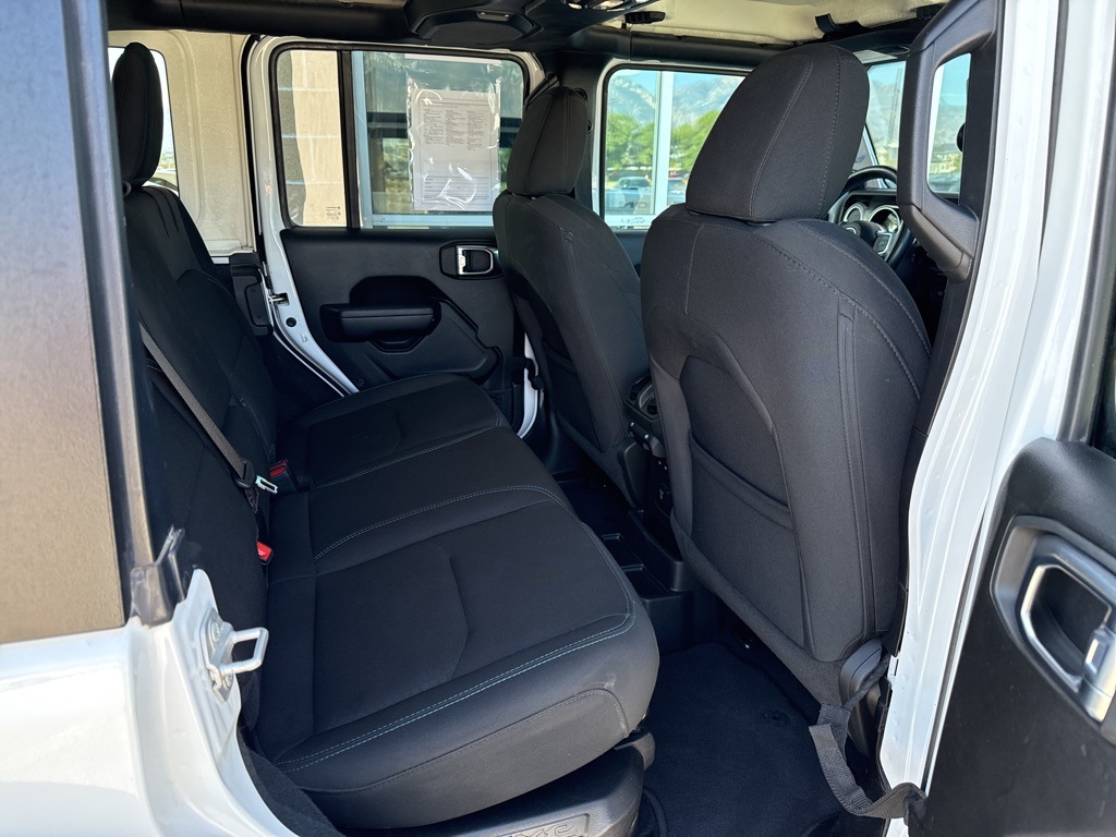 2023 Jeep Wrangler Rubicon 4xe photo 15