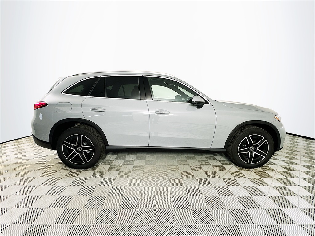 2026 Mercedes Benz GLC 300 4MATIC photo 8