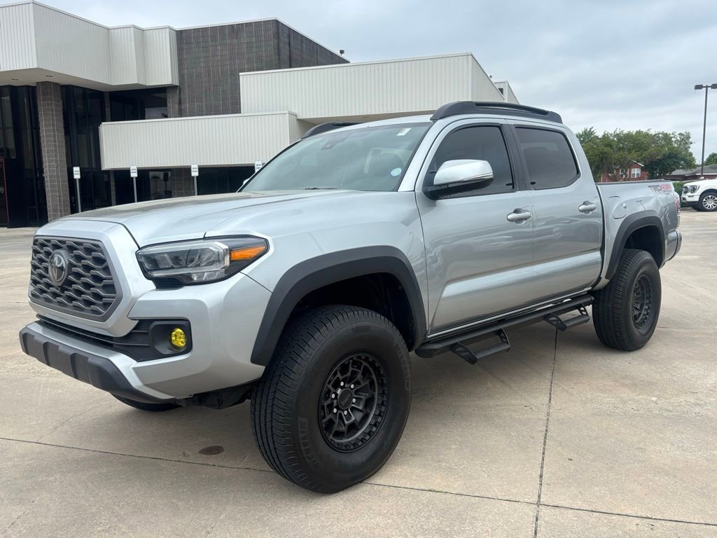 2023 Toyota Tacoma TRD Off-Road photo 3