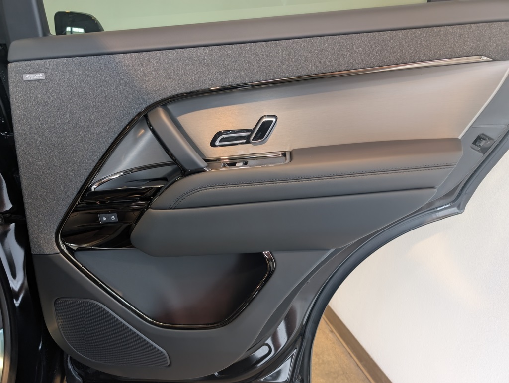 2025 Land Rover Range Rover Sport SE photo 22
