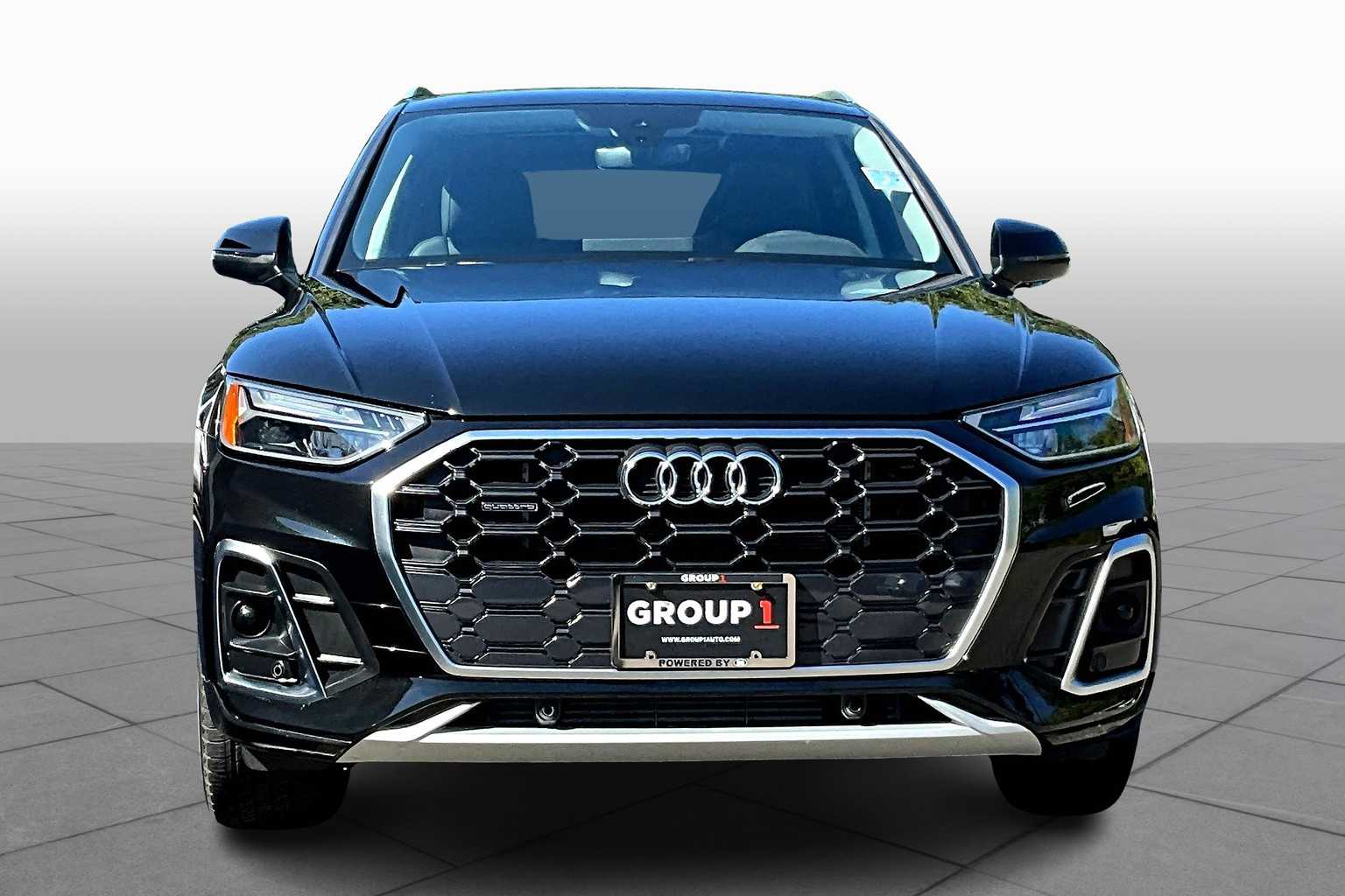 2025 Audi Q5 S line Premium photo 3