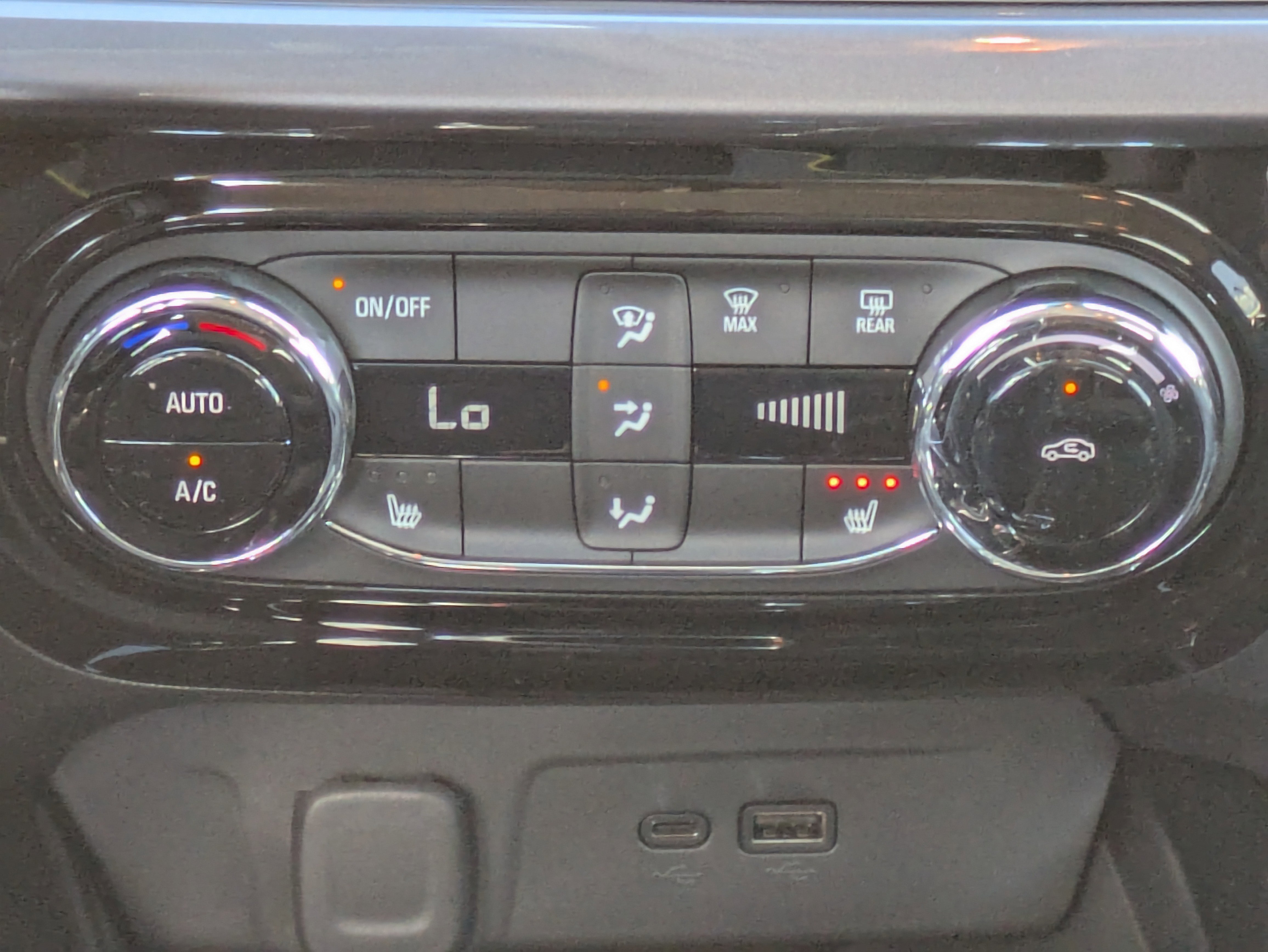 2026 Chevrolet Trax ACTIV photo 3