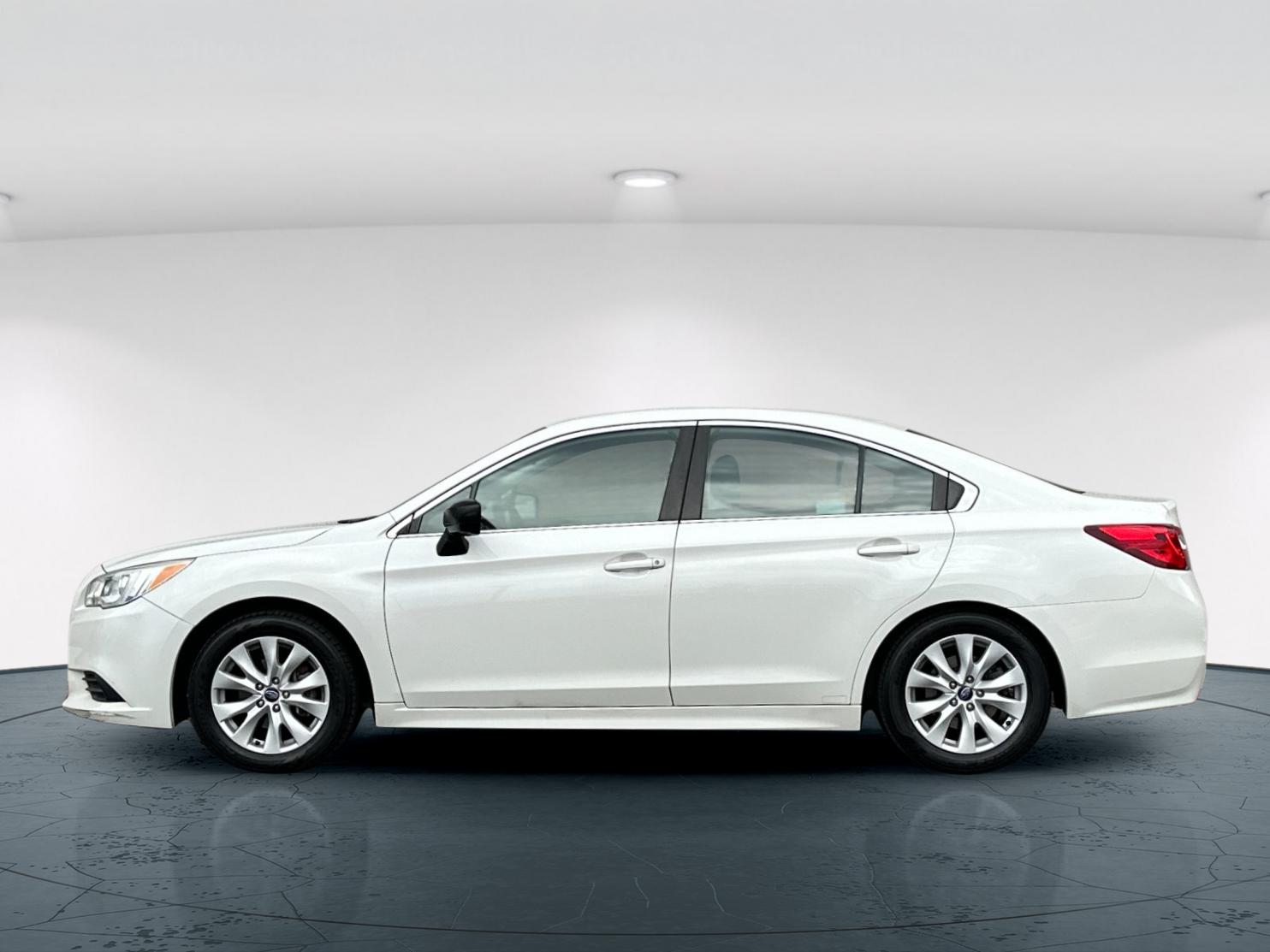 2017 Subaru Legacy 2.5i photo 2