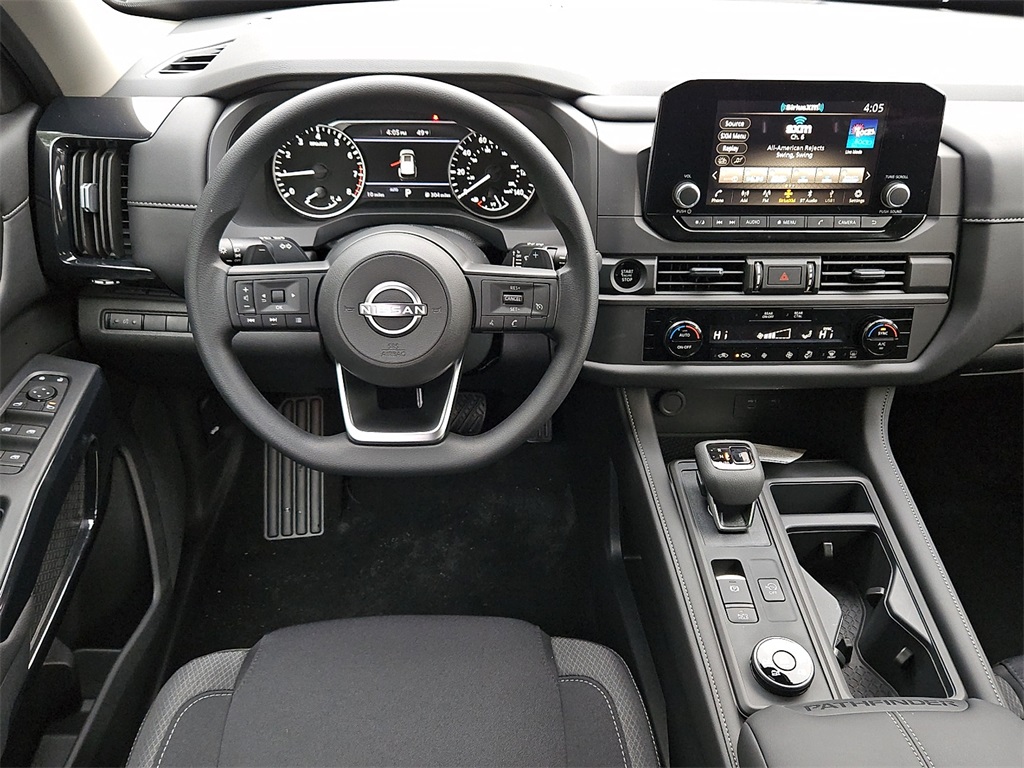 2025 Nissan Pathfinder S photo 2