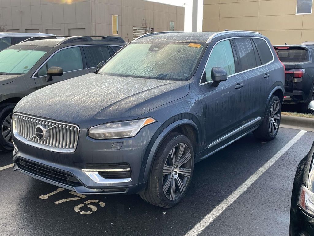 2024 Volvo XC90 T8 Ultimate photo 2