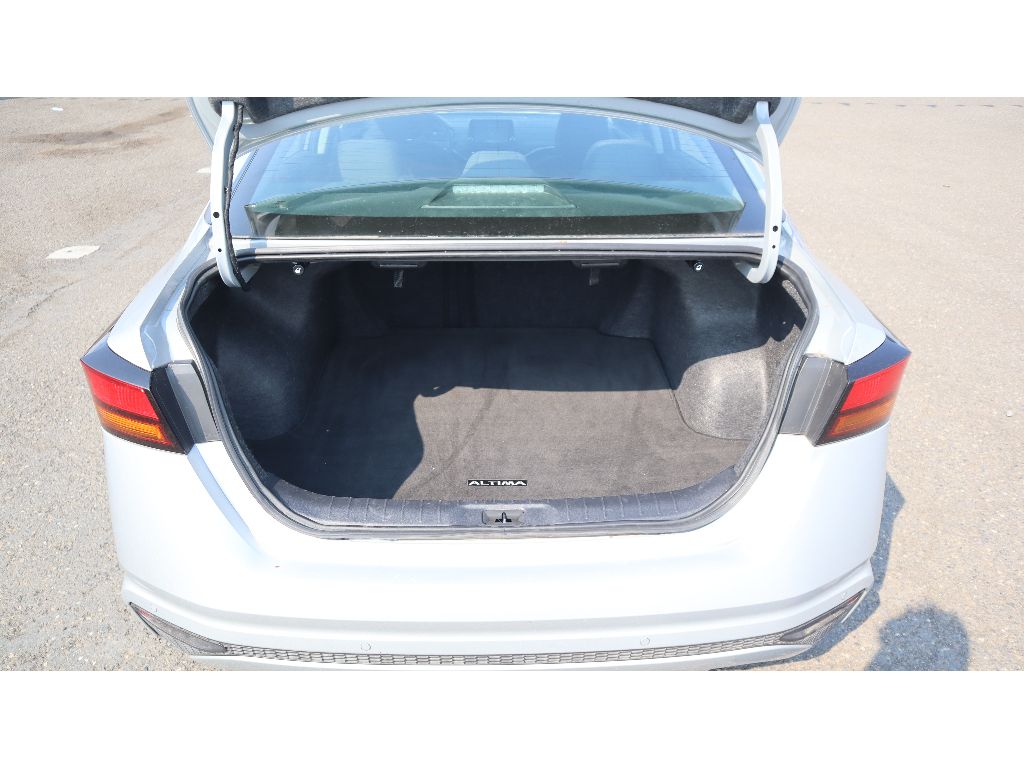 2024 Nissan Altima 2.5 SV photo 5