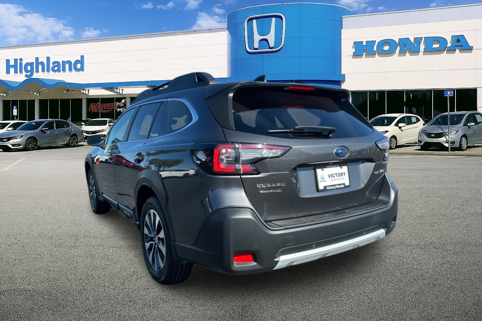 2023 Subaru Outback Limited photo 2