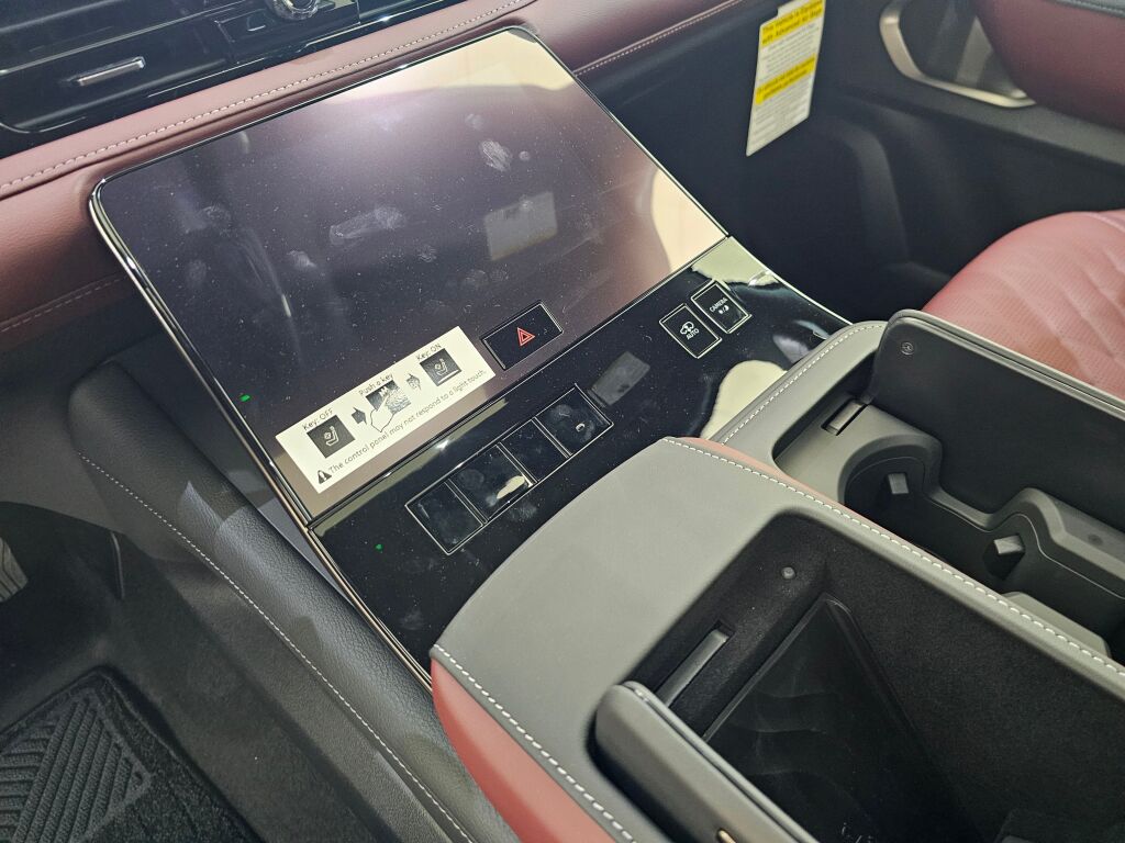 2025 Infiniti QX80 photo 31