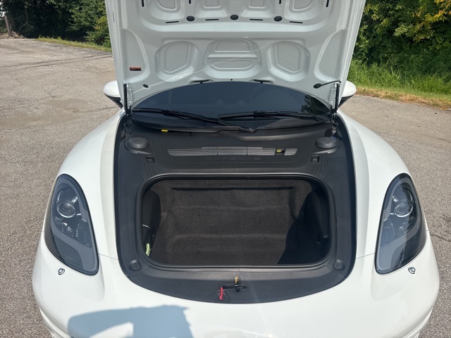 2024 Porsche Cayman S photo 3