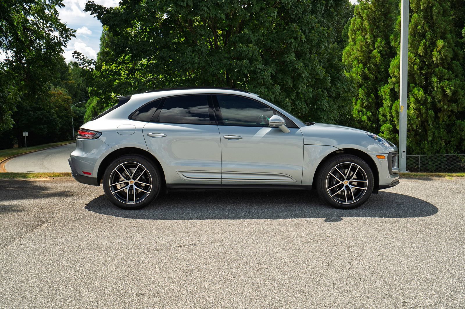 2023 Porsche Macan Base photo 8