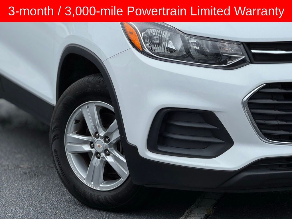 2022 Chevrolet Trax LS photo 3