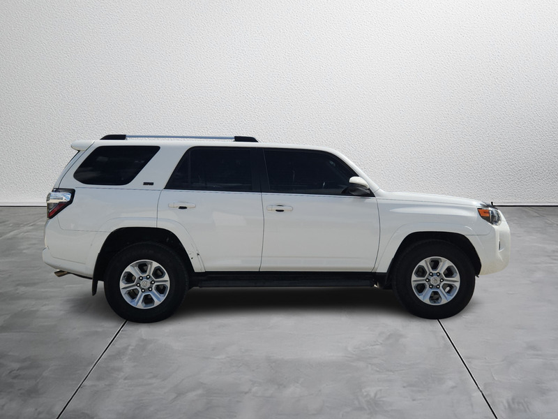 2019 Toyota 4Runner SR5 photo 3