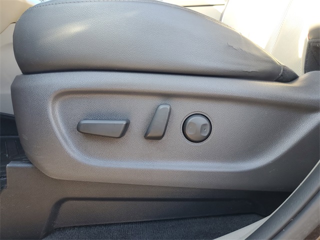 2017 Kia Sedona LX photo 11