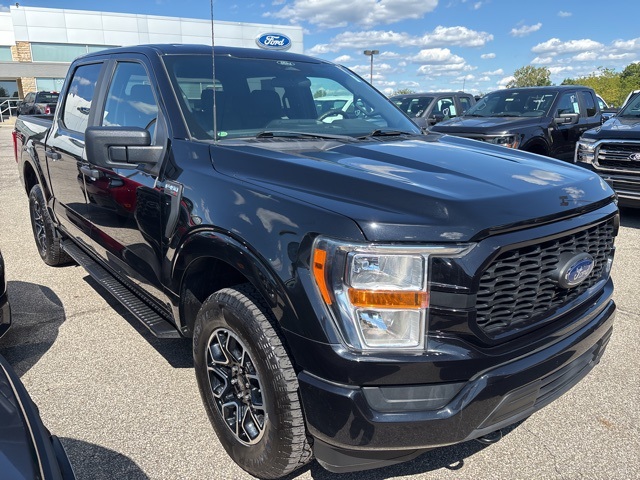 2022 Ford F-150 XL photo 3