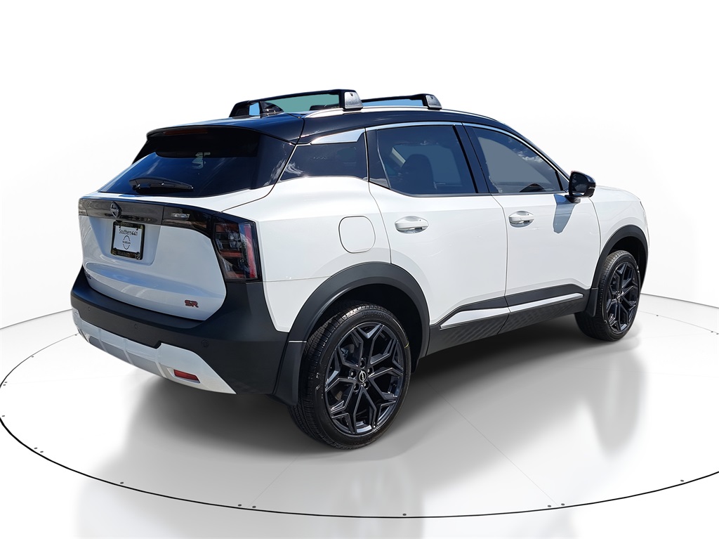 2026 Nissan Kicks SR photo 7