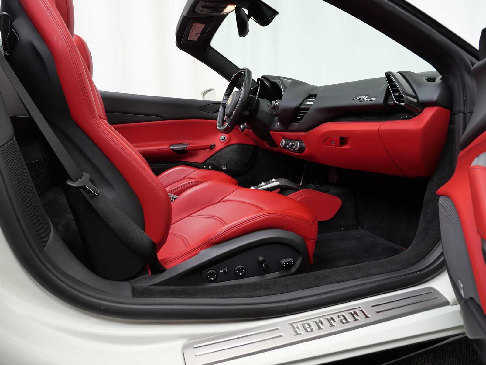 2019 Ferrari 488 Spider photo 15