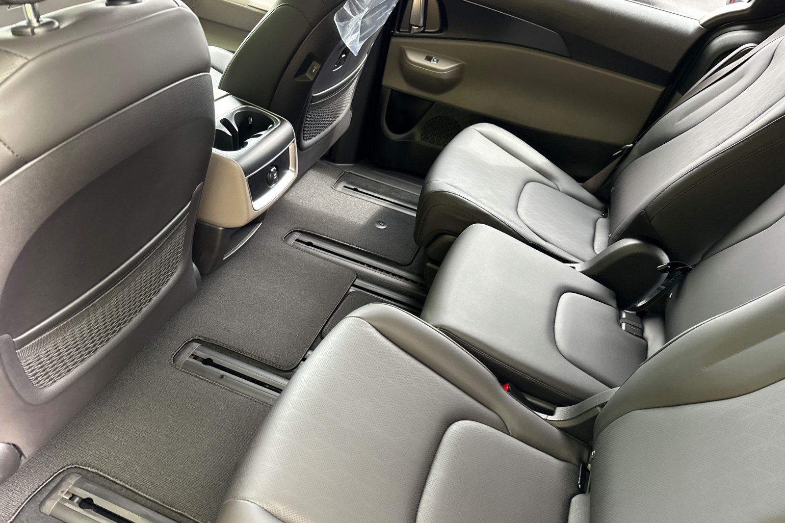 2025 Kia Carnival LXS photo 10
