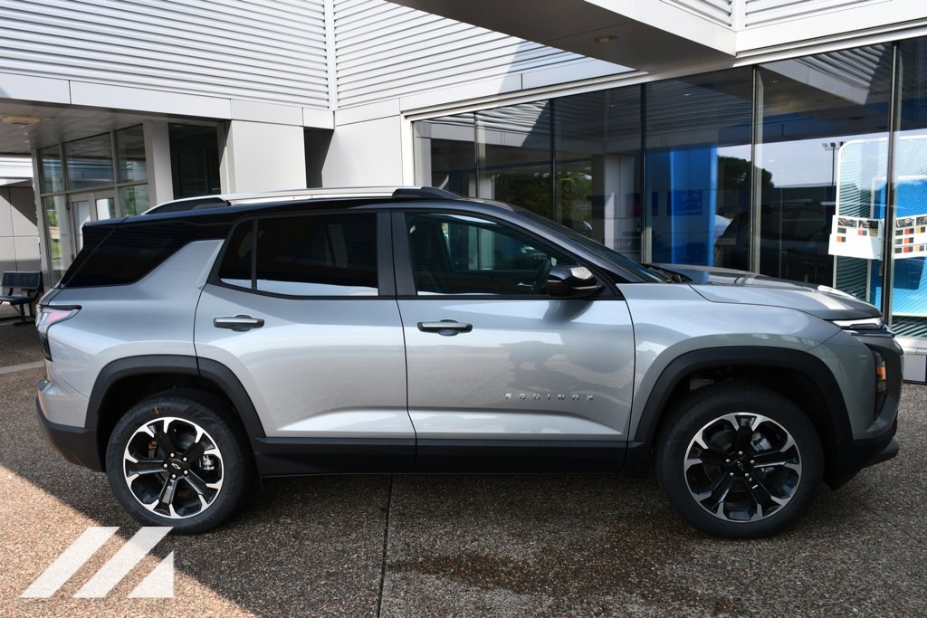 2026 Chevrolet Equinox LT photo 8