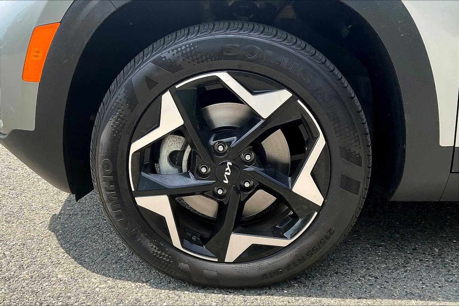 2024 Kia Seltos EX photo 6