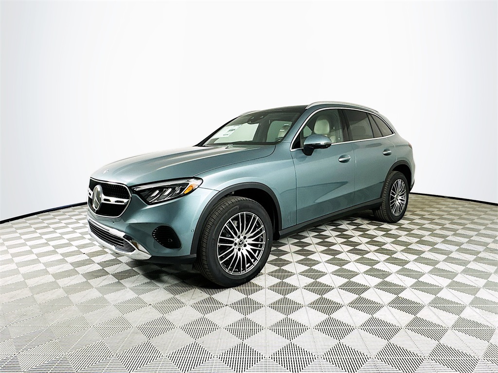 2026 Mercedes Benz GLC 300 photo 3