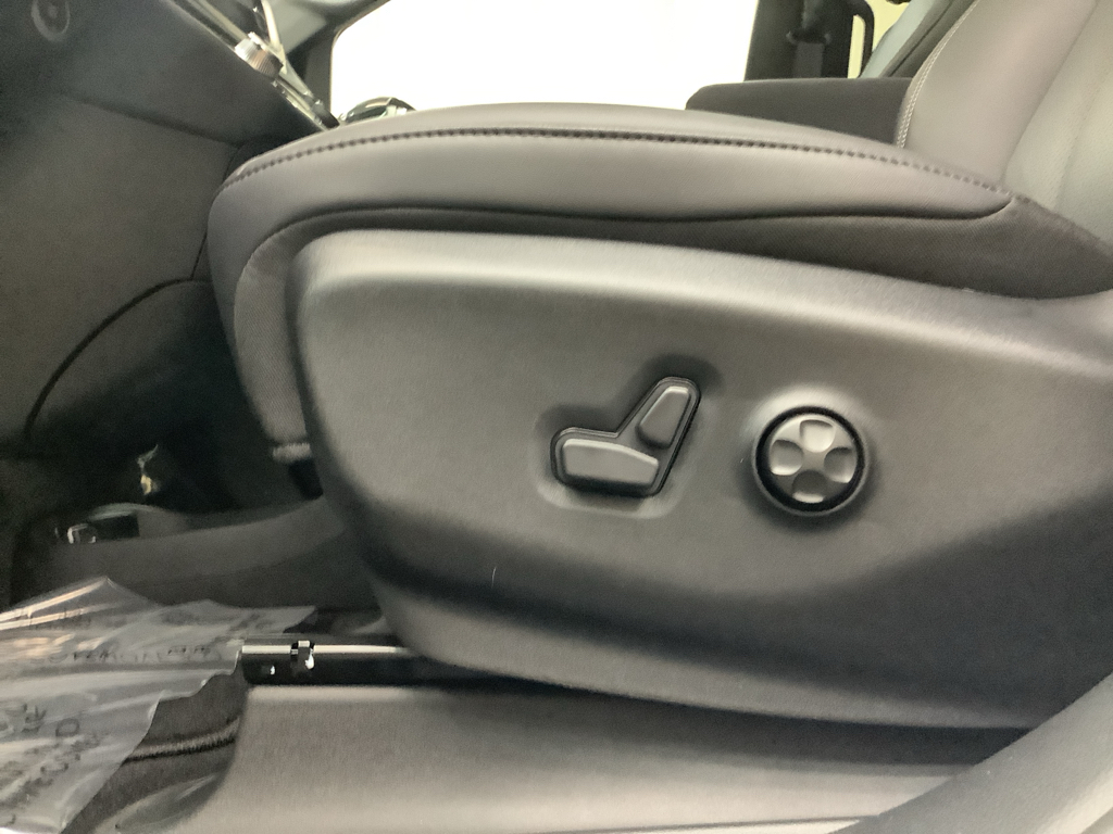 2026 Chrysler Pacifica photo 15