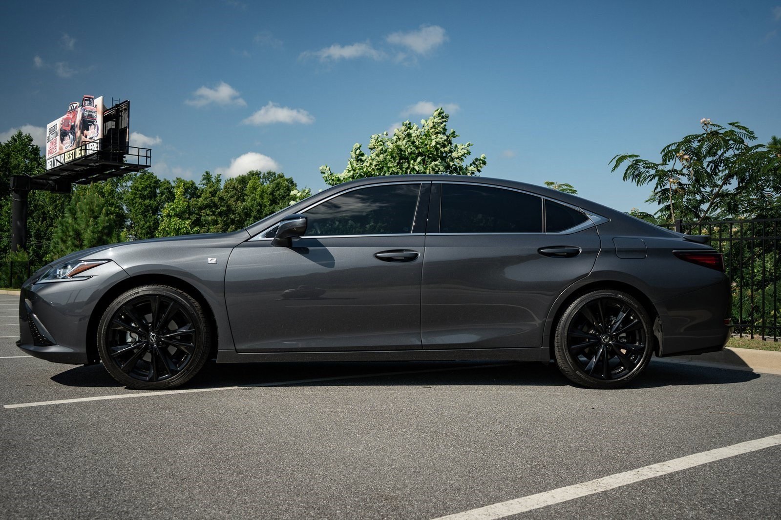 2023 Lexus ES 350 F SPORT photo 4