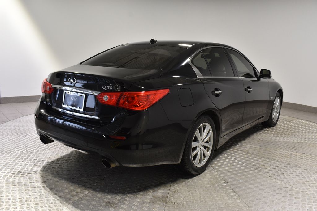 2017 Infiniti Q50 2.0t Premium photo 2