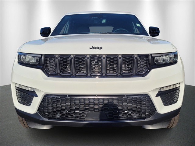 2025 Jeep Grand Cherokee Limited photo 2