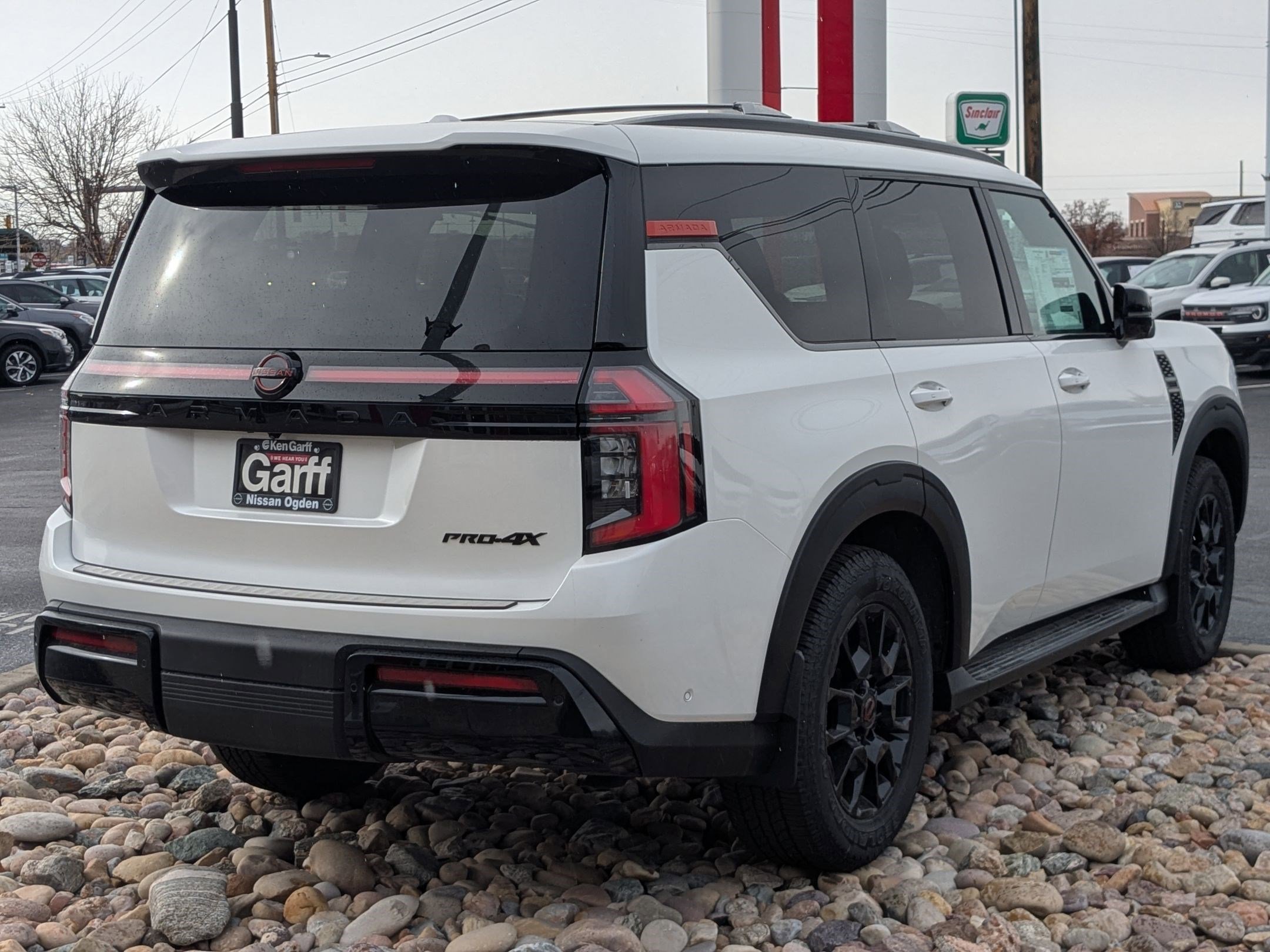 2025 Nissan Armada photo 2