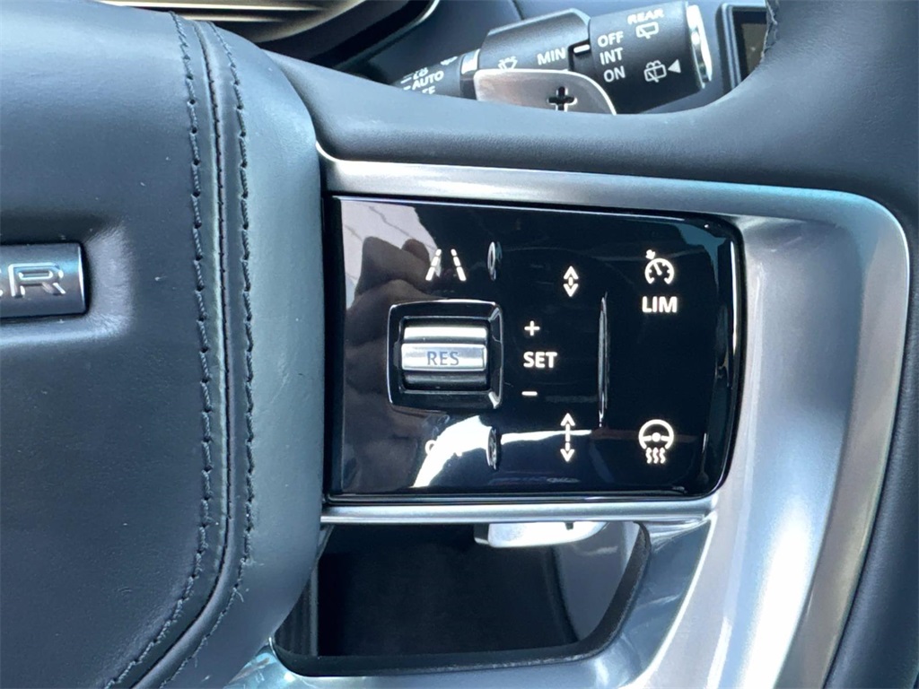 2023 Land Rover Range Rover SE photo 26