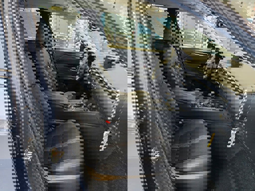 2025 Mazda CX-50 2.5 Select photo 3