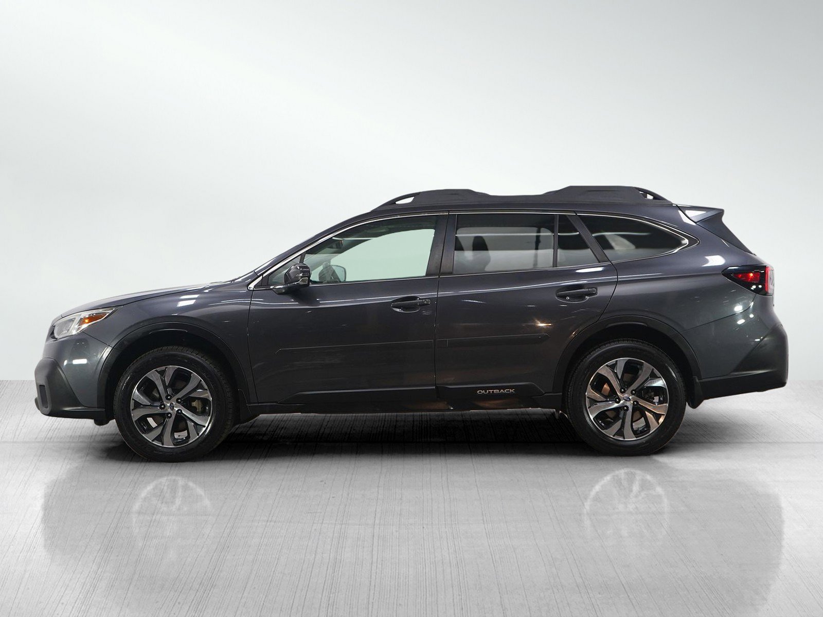 Used 2020 Subaru Outback Limited with VIN 4S4BTANC1L3220772 for sale in Burnsville, Minnesota