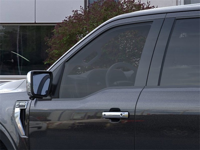 2025 Ford F-150 XLT photo 18