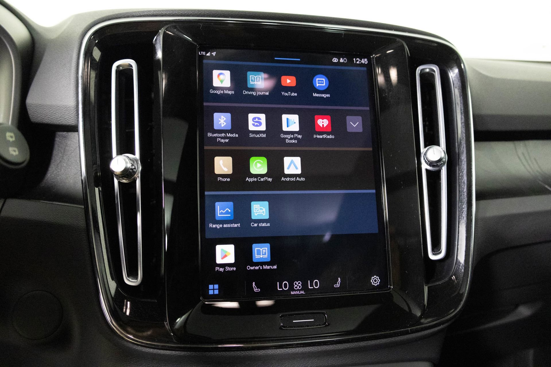 2023 Volvo XC40 Recharge Plus photo 11
