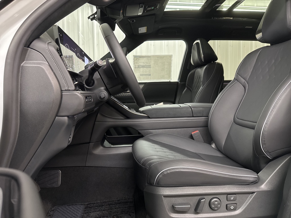 2026 Infiniti QX80 photo 14