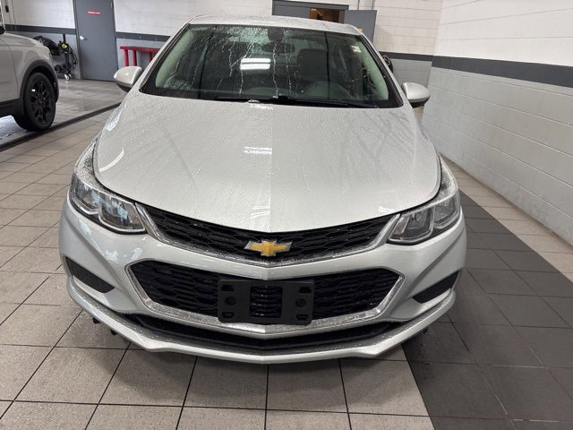 2017 Chevrolet Cruze LS photo 2
