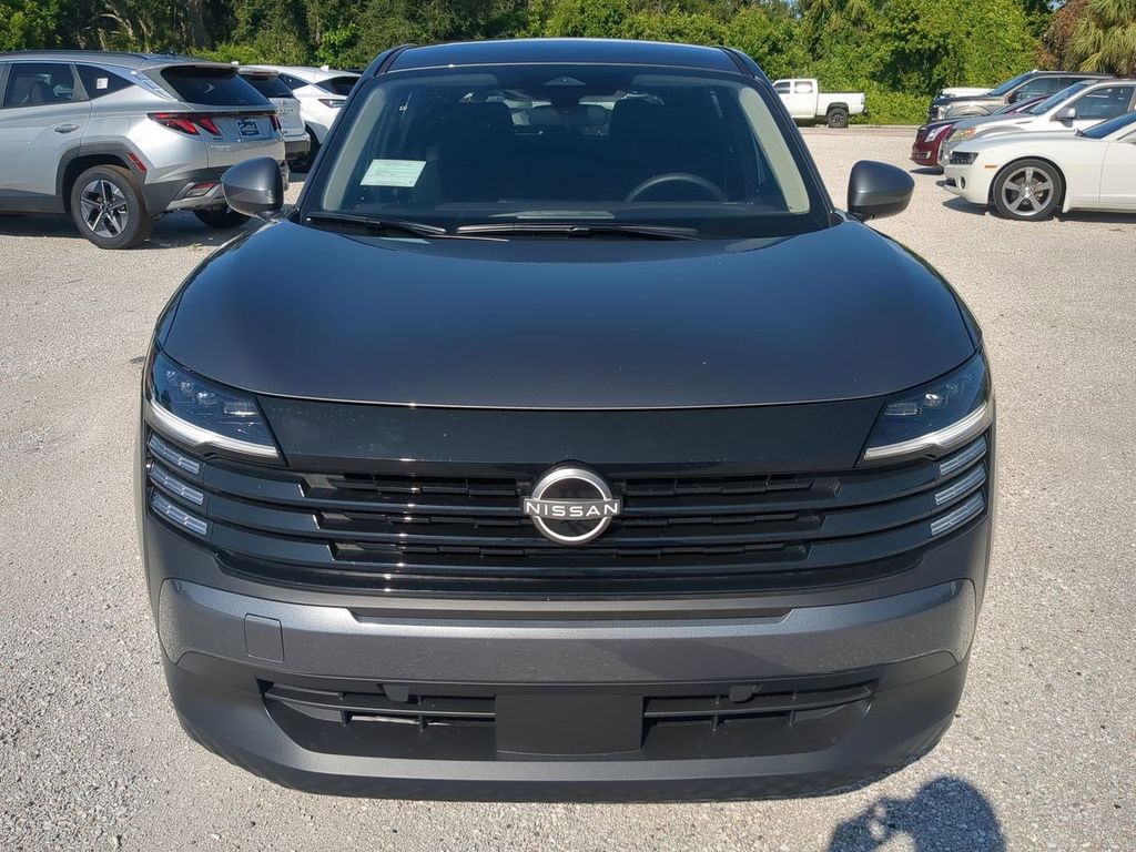 2025 Nissan Kicks SV photo 9