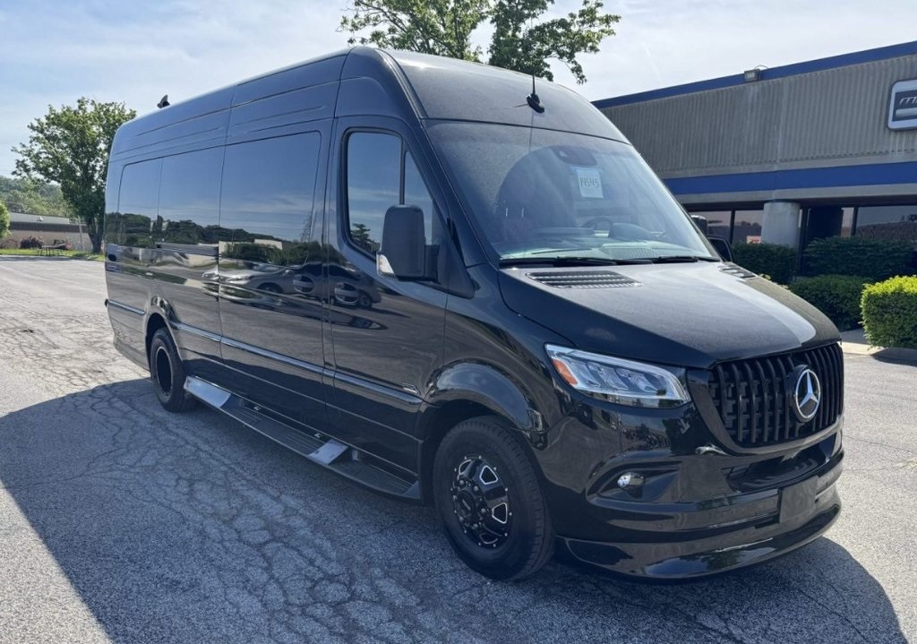 2024 Mercedes-Benz Sprinter Cargo Van Base's photo