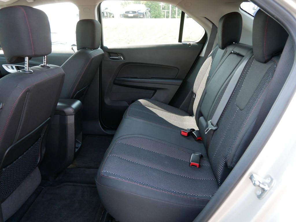 2016 Chevrolet Equinox LS photo 12