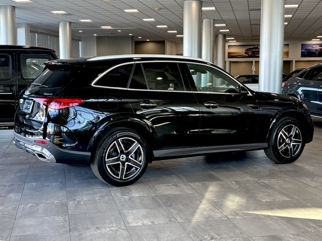 2026 Mercedes Benz GLC 300 4MATIC photo 3