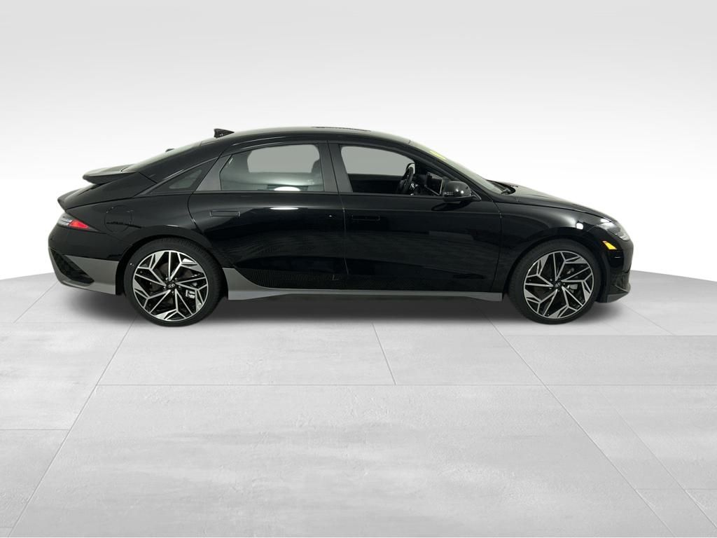 2024 Hyundai Ioniq 6 SEL photo 2