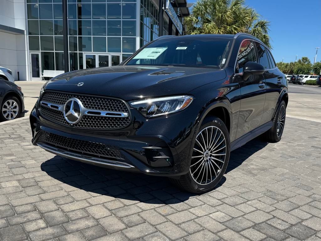 2025 Mercedes Benz GLC 300 4MATIC photo 2