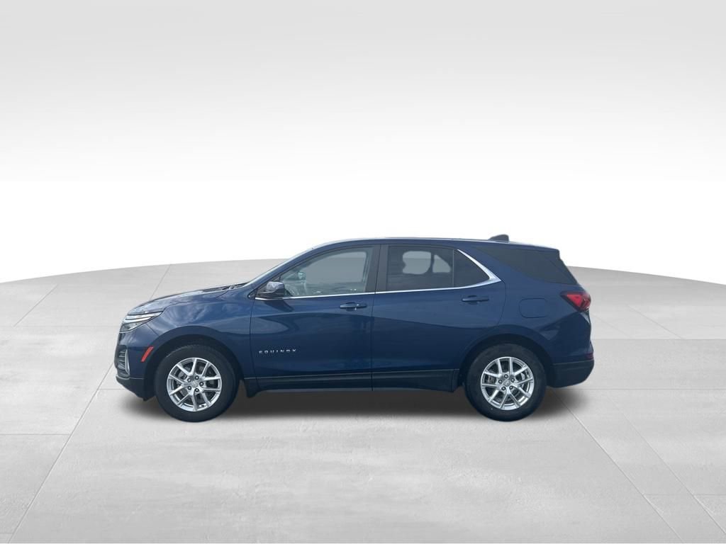 2022 Chevrolet Equinox LT photo 2