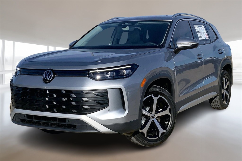 2026 Volkswagen Tiguan SE's photo