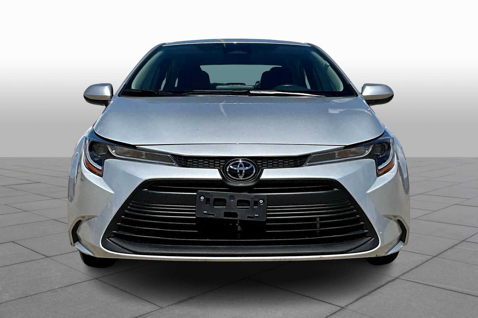 2024 Toyota Corolla LE photo 3