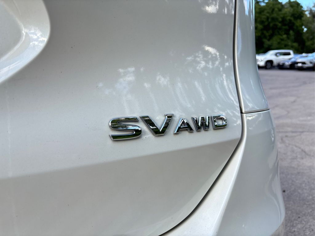 2016 Nissan Rogue SV photo 15