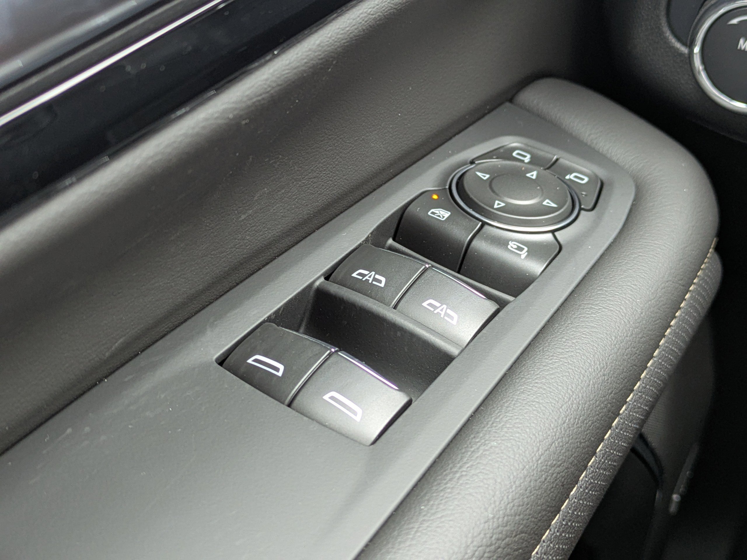2025 Chevrolet Suburban Premier photo 23